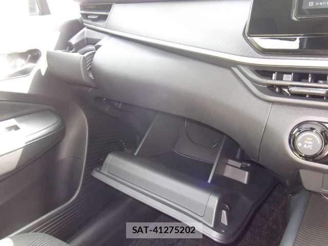 Nissan NOTE 2023-10 8231115-16