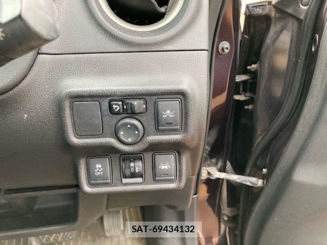 Nissan NOTE 2014-03 8246208-13