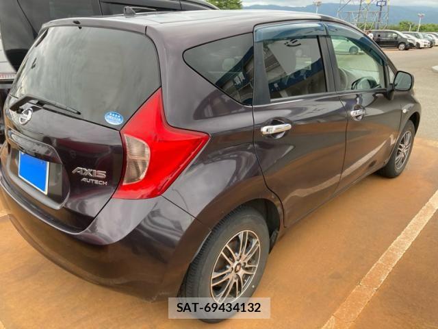 Nissan NOTE 2014-03 8246208-3