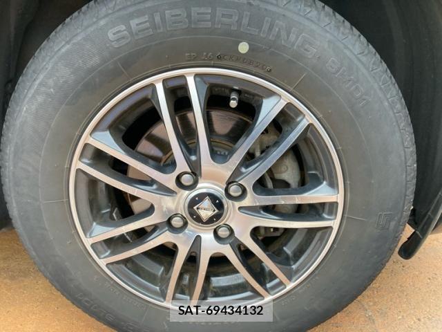 Nissan NOTE 2014-03 8246208-4