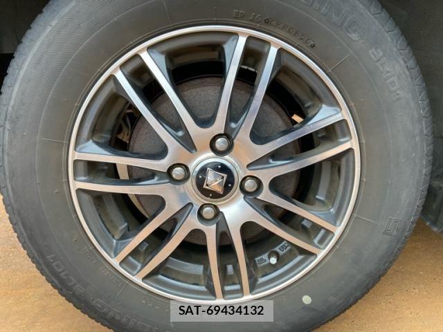 Nissan NOTE 2014-03 8246208-5