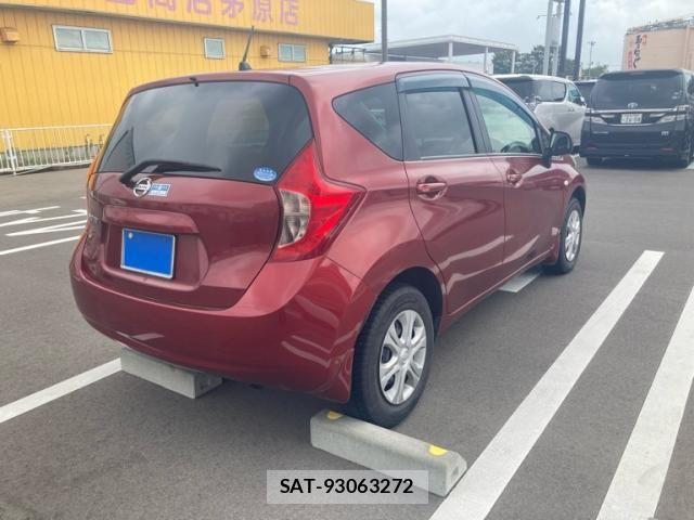 Nissan NOTE 2013-09 8337191-1