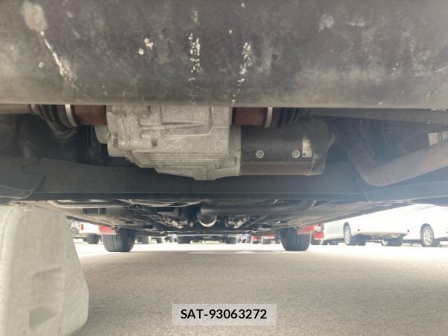 Nissan NOTE 2013-09 8337191-7