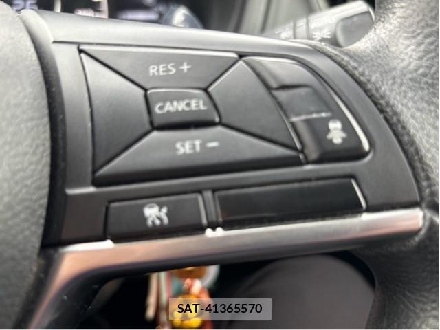 Nissan NOTE 2018-08 8367802-11