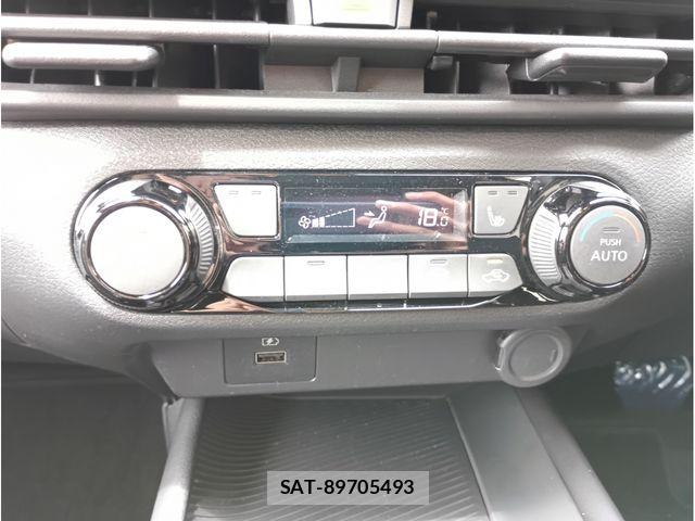 Nissan NOTE 2022-10 8371978-11