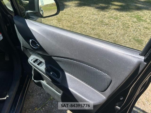 Nissan NOTE 2013-03 8371979-10