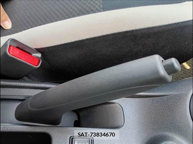 Nissan NOTE 2017-03 8485851-11