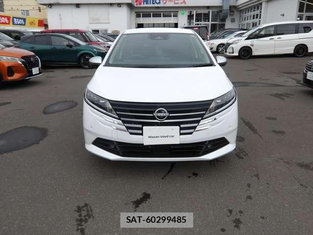 Nissan NOTE 2025-10 8563011-1