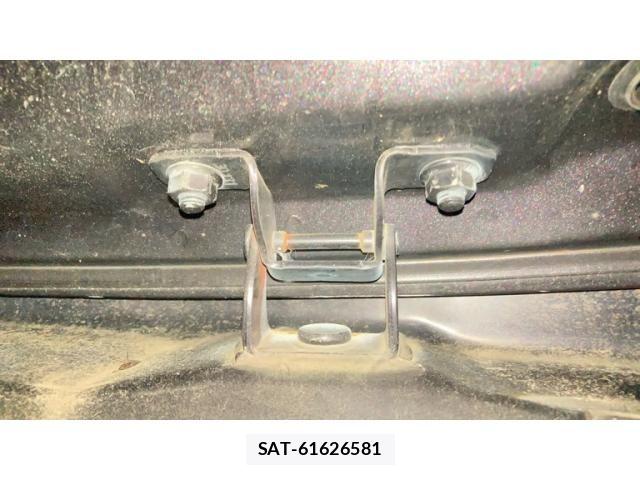 Nissan NOTE 2013-04 8660741-10