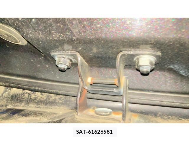 Nissan NOTE 2013-04 8660741-11