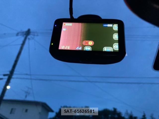 Nissan NOTE 2013-04 8660741-24