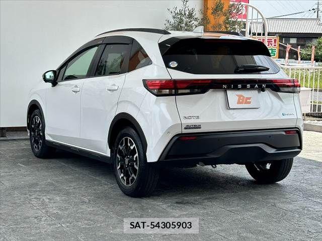 Nissan NOTE 2022-08 7456432-12