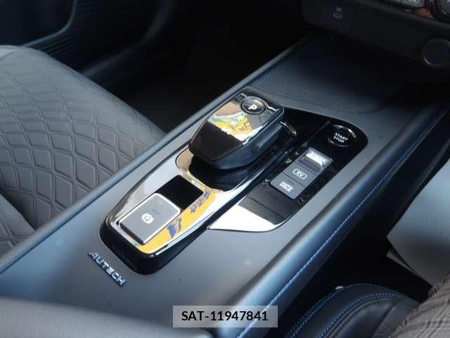 Nissan NOTE 2025-10 8367810-8