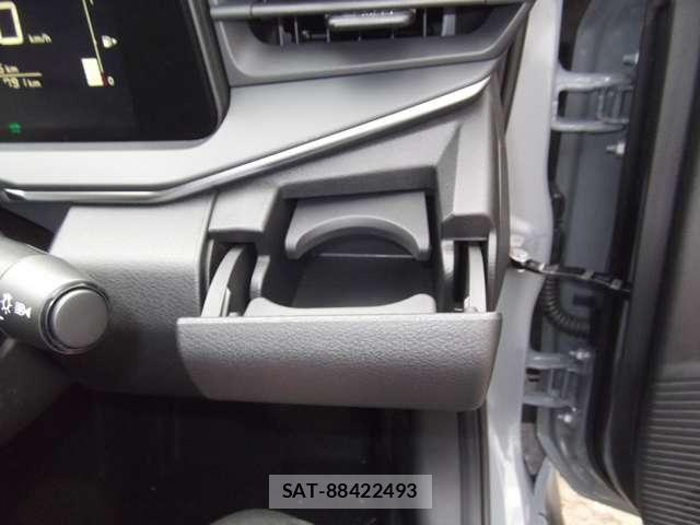 Nissan NOTE 2025-09 8367809-20
