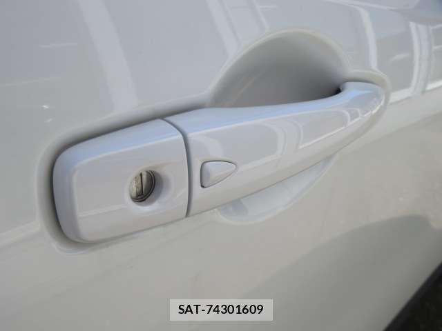 Nissan NOTE 2026-03 8563020-4