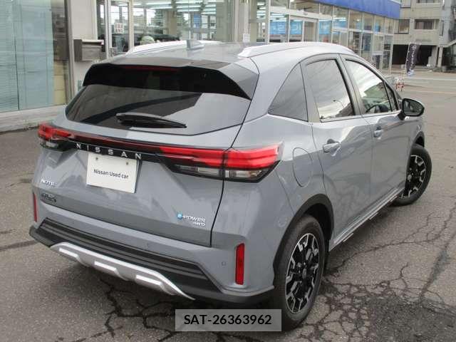 Nissan NOTE 2025-10 8563018-1