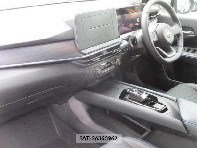 Nissan NOTE 2025-10 8563018-2