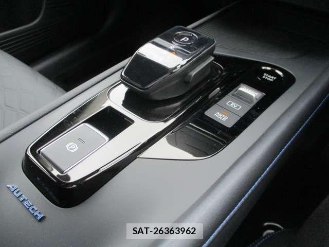 Nissan NOTE 2025-10 8563018-4