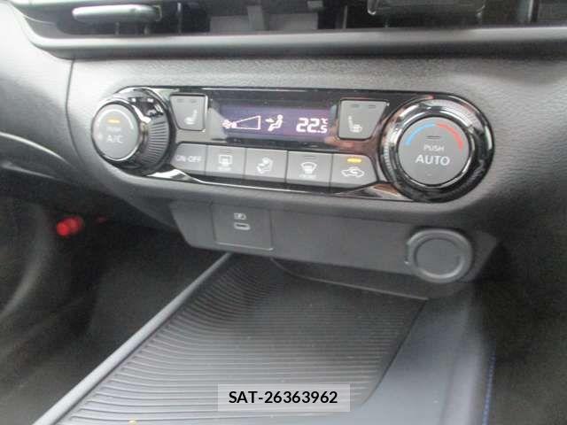 Nissan NOTE 2025-10 8563018-6