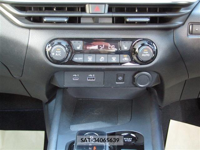 Nissan NOTE 2021-11 8884083-13
