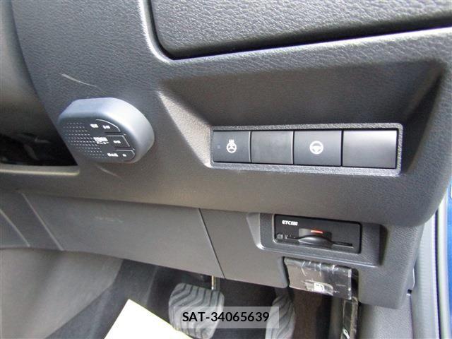 Nissan NOTE 2021-11 8884083-16