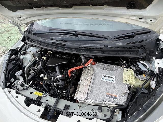 Nissan NOTE 2017-07 4974146-18