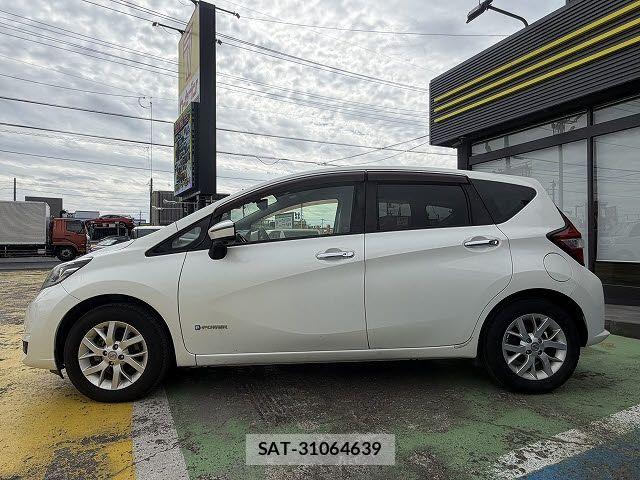 Nissan NOTE 2017-07 4974146-5