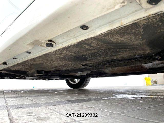 Nissan NOTE 2013-08 6265407-19