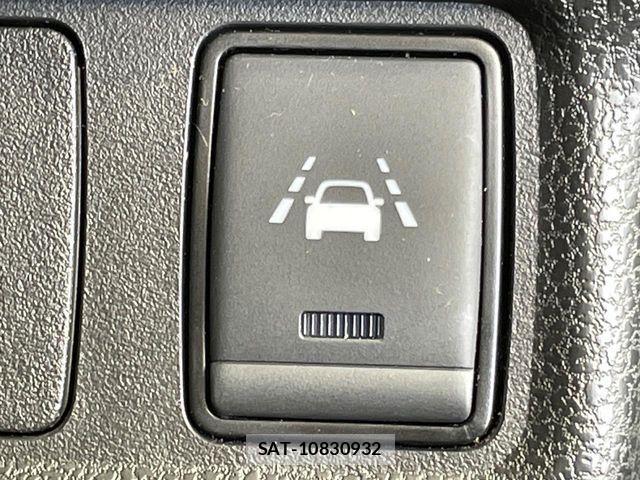 Nissan NOTE 2019-08 6501378-5