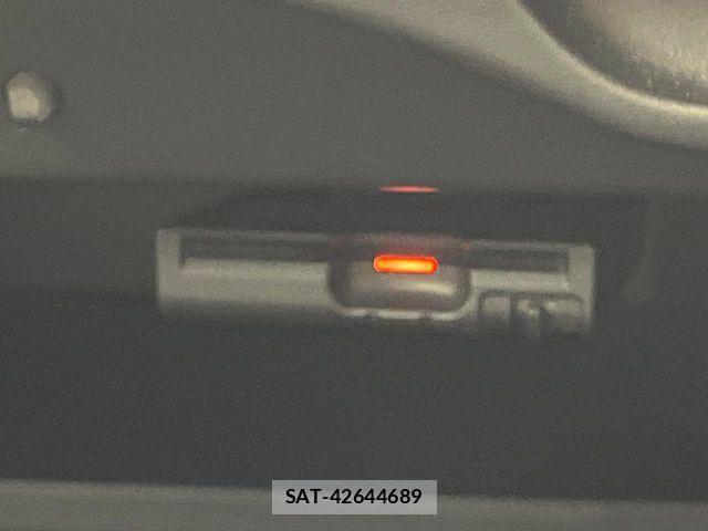 Nissan NOTE 2017-06 6613855-6
