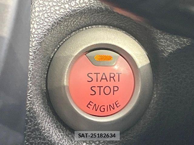 Nissan NOTE 2017-08 6642122-6