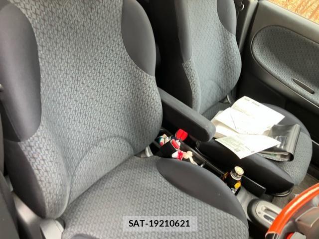 Nissan NOTE 2011-02 6673030-16