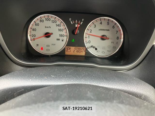 Nissan NOTE 2011-02 6673030-21