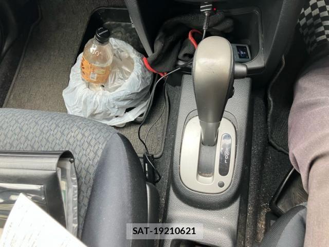 Nissan NOTE 2011-02 6673030-26