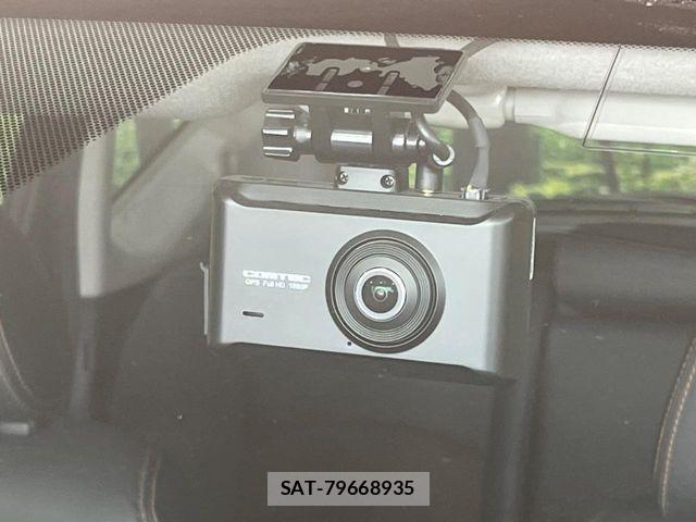 Nissan NOTE 2014-10 6673007-6