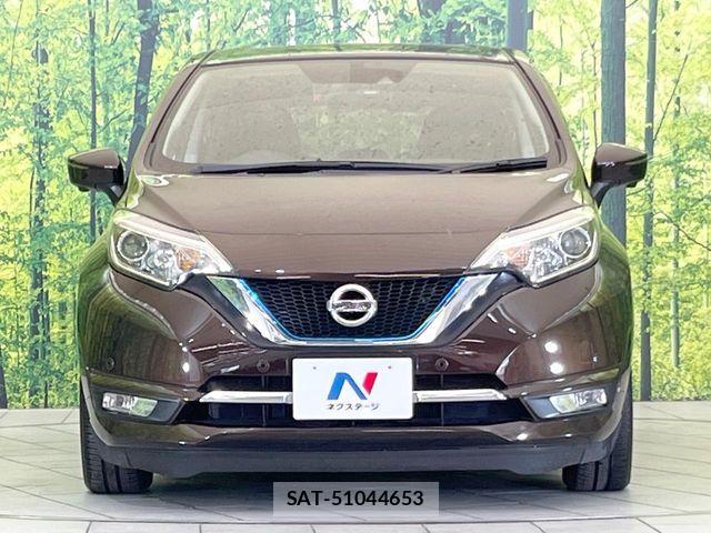 Nissan NOTE 2017-04 6673012-13