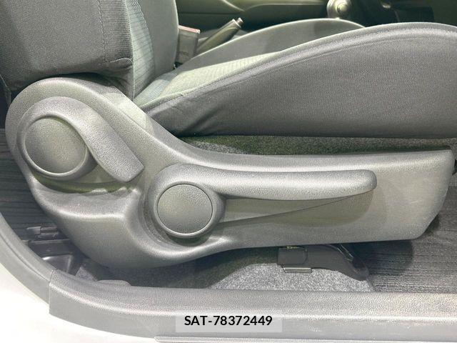 Nissan NOTE 2014-05 6673019-6