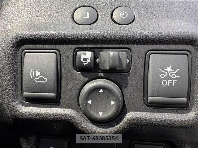 Nissan NOTE 2017-07 6677317-23