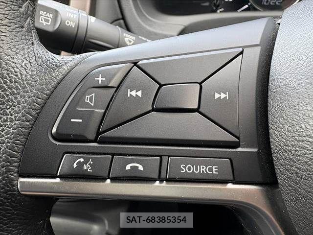 Nissan NOTE 2017-07 6677317-25