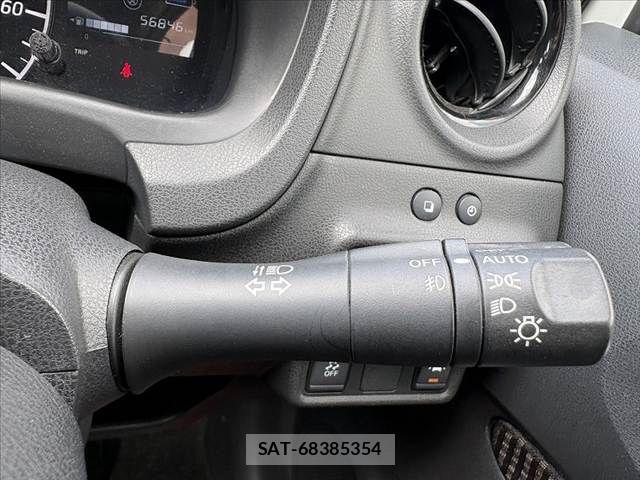 Nissan NOTE 2017-07 6677317-27