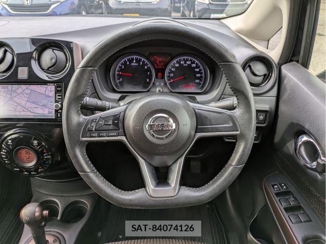 Nissan NOTE 2017-04 6677329-9