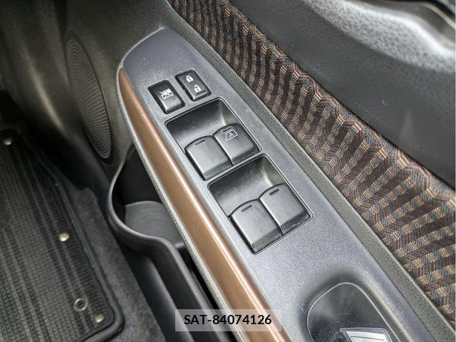 Nissan NOTE 2017-04 6677329-27