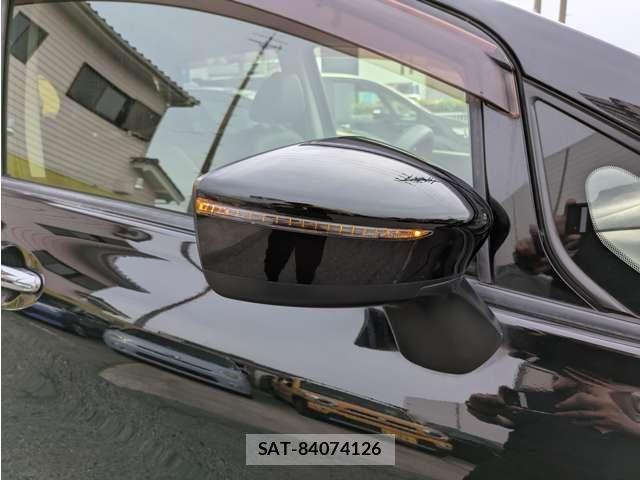 Nissan NOTE 2017-04 6677329-29