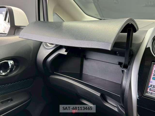 Nissan NOTE 2013-07 6677327-12