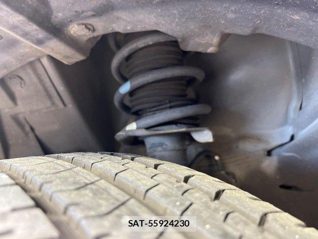 Nissan NOTE 2015-02 6677324-19