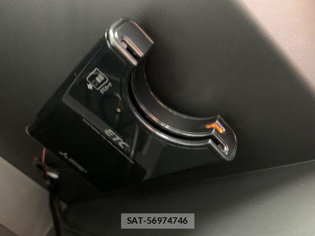 Nissan NOTE 2018-06 6677313-8