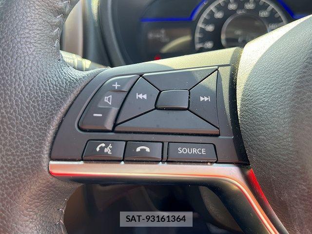 Nissan NOTE 2017-03 6677288-17