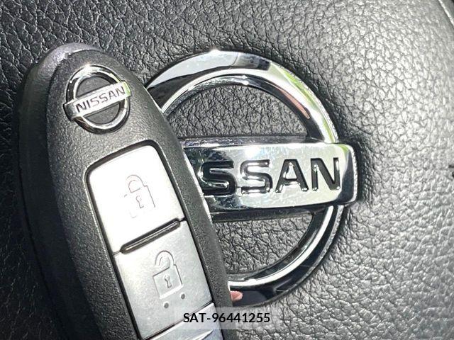 Nissan NOTE 2014-08 6677323-5