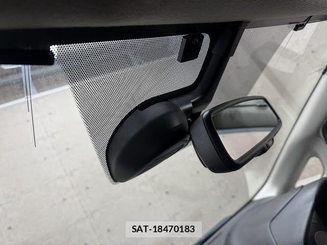 Nissan NOTE 2014-06 6677335-18