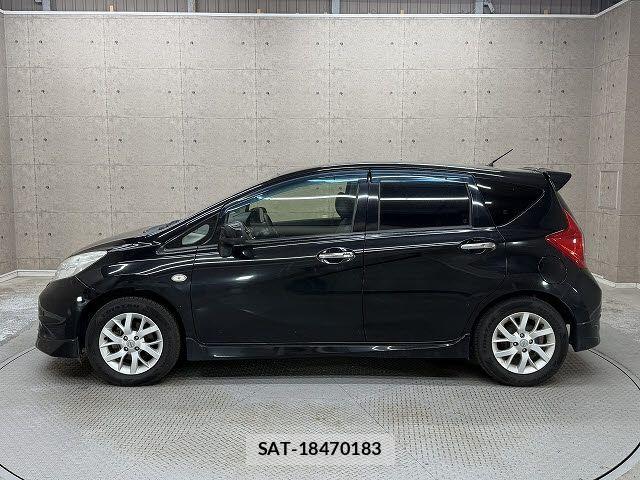 Nissan NOTE 2014-06 6677335-5